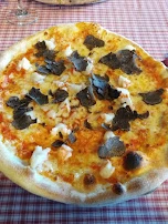 Trüffel Pizza Funghi